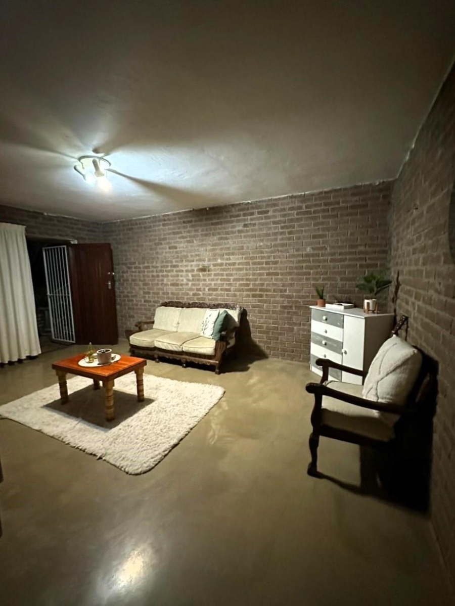 5 Bedroom Property for Sale in Wavecrest Eastern Cape